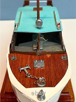 Bateau modèle de style Chris Craft fait sur mesure, croiseur à cabine en bois, jouet yacht.
