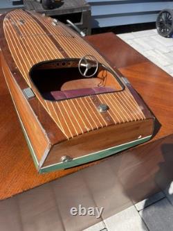 Bateau modèle en bois à l’échelle, speed boat runabout Gar Wood Speedster 1934 entièrement construit