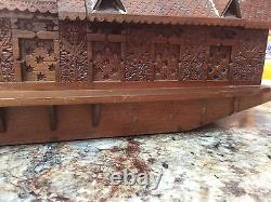 Bateau-modèle en bois de noix sculpté à la main vintage RARE, maison du Cachemire, Inde