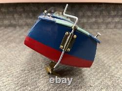 Bateau-modèle en bois vintage rare bleu et rouge fabriqué au Japon, fonctionnant sur batterie.