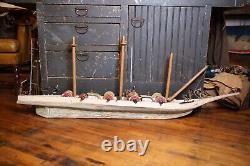 Bateau modèle vintage en bois, bateau pirate d'art populaire avec canons - 58 pièces à réparer, ancien