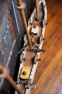 Bateau modèle vintage en bois, bateau pirate d'art populaire avec canons - 58 pièces à réparer, ancien