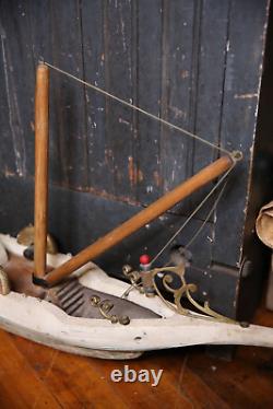 Bateau modèle vintage en bois de bateau d'art populaire Pirate Ship canons 58 pièces Réparation ancien