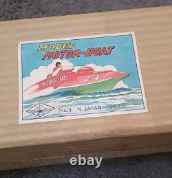 Bateau moteur vintage ITO G4 Cruiser modèle jouet en bois vert dans sa boîte d'origine années 1950