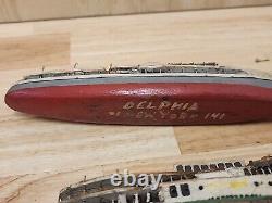 Collection de modèles de bateaux anciens très anciens de navires et de bateaux anciens