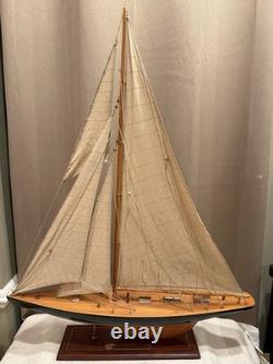 Coupe de l’America Columbia 1958 Maquette de yacht en bois, voilier construit à la main, bateau de 12 mètres