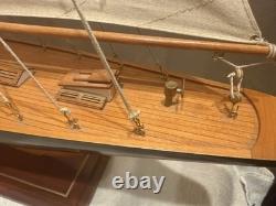 Coupe de l’America Columbia 1958 Maquette de yacht en bois, voilier construit à la main, bateau de 12 mètres