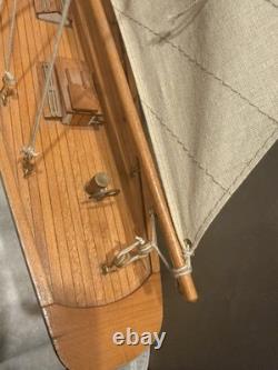 Coupe de l’America Columbia 1958 Maquette de yacht en bois, voilier construit à la main, bateau de 12 mètres