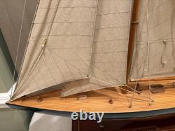 Coupe de l’America Columbia 1958 Maquette de yacht en bois, voilier construit à la main, bateau de 12 mètres