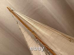 Coupe de l’America Columbia 1958 Maquette de yacht en bois, voilier construit à la main, bateau de 12 mètres