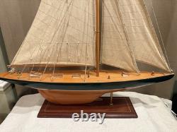 Coupe de l’America Columbia 1958 Maquette de yacht en bois, voilier construit à la main, bateau de 12 mètres