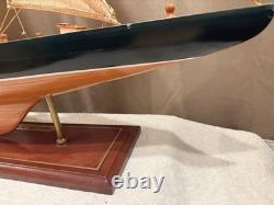 Coupe de l’America Columbia 1958 Maquette de yacht en bois, voilier construit à la main, bateau de 12 mètres
