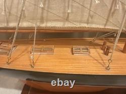Coupe de l’America Columbia 1958 Maquette de yacht en bois, voilier construit à la main, bateau de 12 mètres