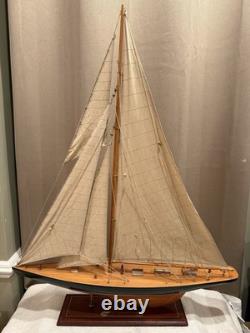 Coupe de l’America Columbia 1958 Maquette de yacht en bois, voilier construit à la main, bateau de 12 mètres
