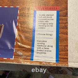 Dumas 1230 1930 Kit de Runabout Chris Craft