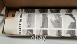 Dumas Bateaux #1240 16' 1947 Chris Craft Utility Kit (1/8), NEAvecBOÎTE OUVERTE/LIRE