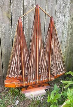 Énorme modèle de bateau en bois et en corde 29 en forme de navire debout - style nautique des années 50 - bateau en bois vintage