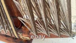 Énorme modèle de bateau en bois et en corde 29 en forme de navire debout - style nautique des années 50 - bateau en bois vintage