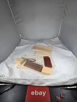Expéditions Lewis et Clark, 1804-1806 - Kit de maquette de keelboat - 13 pièces en bois et en tissu