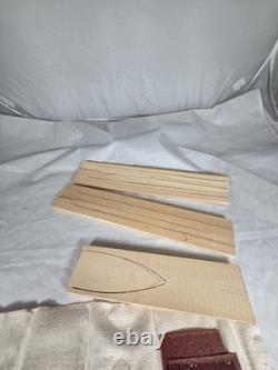 Expéditions Lewis et Clark, 1804-1806 - Kit de maquette de keelboat - 13 pièces en bois et en tissu