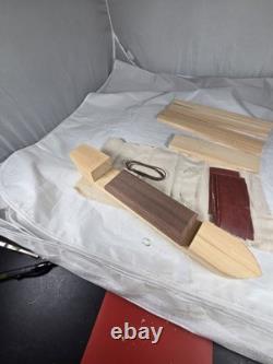 Expéditions Lewis et Clark, 1804-1806 - Kit de maquette de keelboat - 13 pièces en bois et en tissu