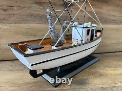 Forest Gump Jenny modèle de bateau de pêche (assemblé) en bois, 16 x 5 x 12