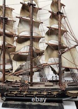 Fragata espagnole en bois de l'année 1780, modèle de navire de guerre espagnol, bateau de 24x27 de style vintage.
