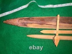 Grand modèle de bateau à balancier samoan en bois sculpté à la main ancien pour touristes 34 1/2