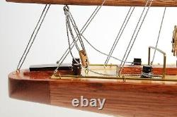 Grande maquette de voilier en bois 'Endeavour' pour décoration nautique
