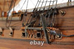 Hms Surprise Tall Ship 37 Wood Model Sale Bateau Avec Vitrine Assemblée