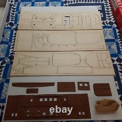 KIT DE MODÈLE D'UN BATEAU EN BOIS AEROPICCOLA SUSANNA II À L'ÉCHELLE 134
