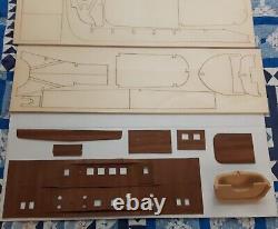 KIT DE MODÈLE D'UN BATEAU EN BOIS AEROPICCOLA SUSANNA II À L'ÉCHELLE 134