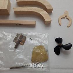 KIT DE MODÈLE D'UN BATEAU EN BOIS AEROPICCOLA SUSANNA II À L'ÉCHELLE 134