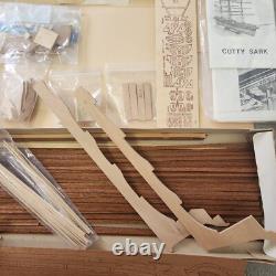Kit de Modèle de Bateau en Bois Cutty Sark Billing Boats Danemark Échelle 1/75 avec Accessoires