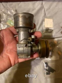 Kit de bateau en bois vintage Chris Craft Large 36 avec moteur et accessoires supplémentaires