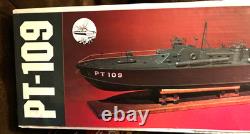 Kit de bateau modèle Dumas Pt 109 RARE ! NOUVEAU 33 POUCES DE LONGUEUR Baisse de prix 139,95 $