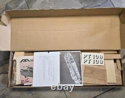 Kit de bateau modèle RC Dumas Pt 109 Vintage. JFK John F Kennedy. RARE ! NOS ! COMPLET.