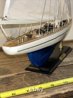 Kit de modèle de bateau en bois de yacht J Class de la Coupe de l'America Endeavour 27