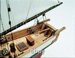 Kit de modèle de navire Mamoli MV50 Newport Wood Plank-On-Frame à l'échelle 1/57