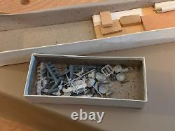 Kit de modélisme de bateau Varney L. S. T. de 1944 extrêmement rare dans sa boîte d'origine avec instructions