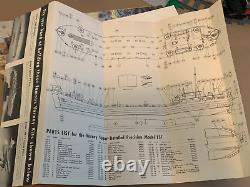 Kit de modélisme de bateau Varney L. S. T. de 1944 extrêmement rare dans sa boîte d'origine avec instructions