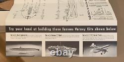 Kit de modélisme de bateau Varney L. S. T. de 1944 extrêmement rare dans sa boîte d'origine avec instructions