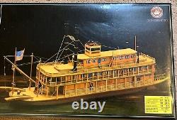 Kit en bois Constructo Golden Kits River's Queen modèle 180 en boîte ouverte