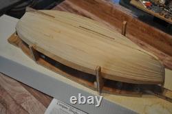 Le kit de maquette en bois du canot CATSPAW, partiellement monté, kit vintage rare