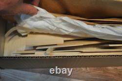 Le kit de maquette en bois du canot CATSPAW, partiellement monté, kit vintage rare