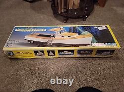 MAINE LOBSTER BOAT Maquette en bois Kit de modèle d'affichage MIDWEST PRODUCTS #991 RARE Neuf dans la boîte