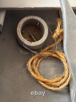 MODELE DE CANOT EN BOIS 18, FAIT MAIN, PEINT À LA MAIN AVEC ANCRE, PAGAI, CORDAGE ET SUPPORT