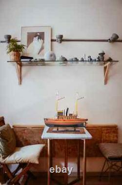 Maquette de bateau Seguin en bois, assemblée à la main, avec support et plaque nominative