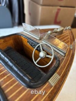 Maquette de bateau en bois Cris Craft