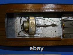 Maquette de bateau en bois à propulsion mécanique LANG CRAFT japonais des années 1950, dans sa boîte